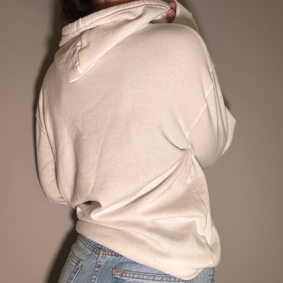 White Graphic Hoodie with Frida Kahls - Picture 5 of 11